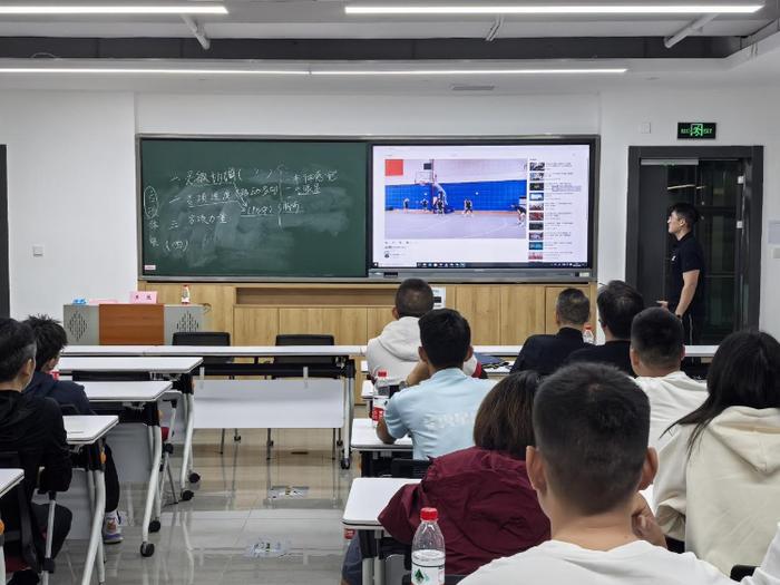 为什么封闭训练是提高篮球水平的有效途径_0